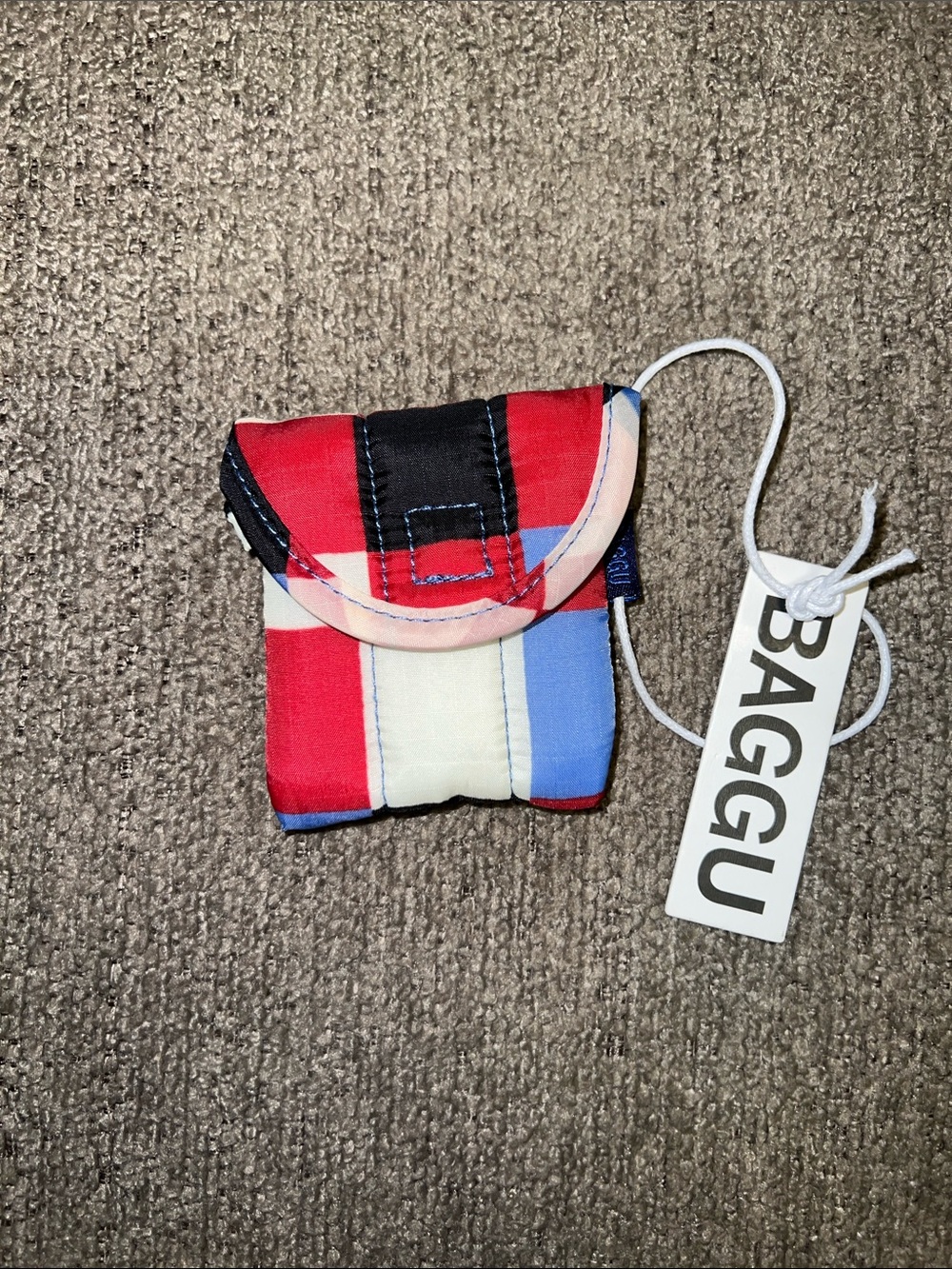 BAGGU Puffy Earbuds Case in Painted Check